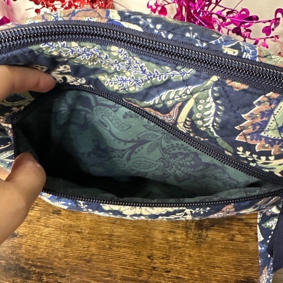 VERA BRADLEY Recycled Cotton On the Go Crossbody - Picture 7 of 8